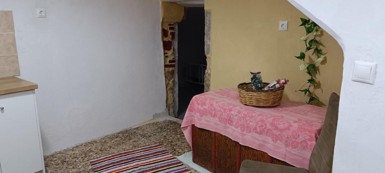Comfortable And Spacious Stone Traditional Apartment Chania  Exterior photo